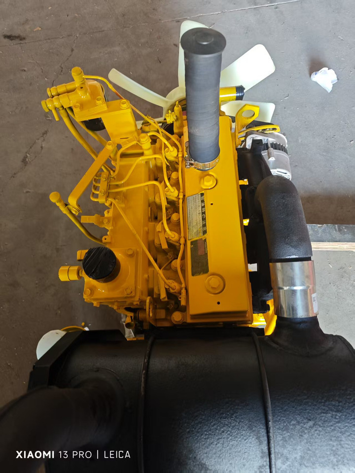 KOMATSU 4D95LE - Motor pro Rýpadlo: obrázek 1 KOMATSU 4D95LE - Motor pro Rýpadlo: obrázek 1