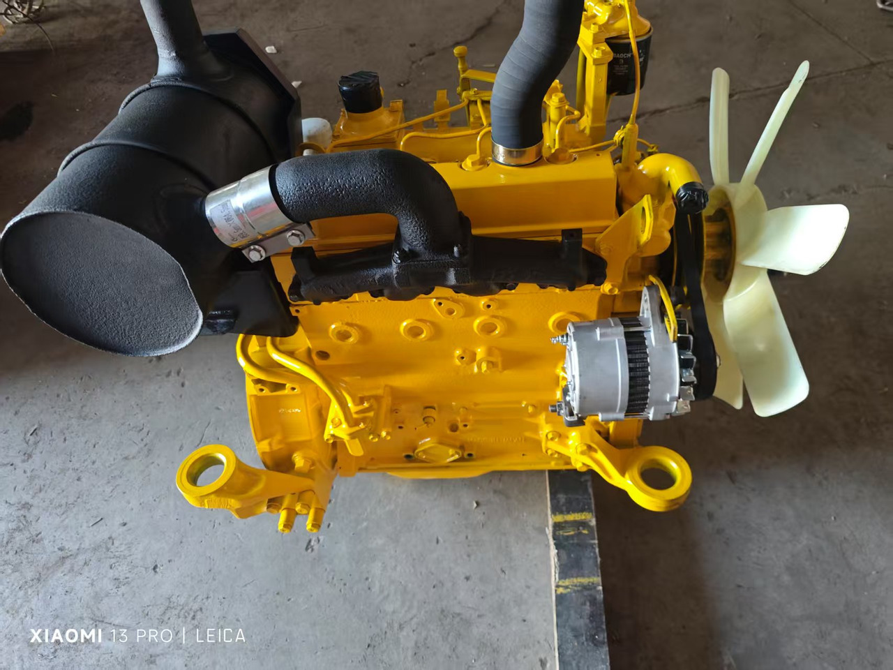 KOMATSU 4D95LE - Motor pro Rýpadlo: obrázek 2 KOMATSU 4D95LE - Motor pro Rýpadlo: obrázek 2