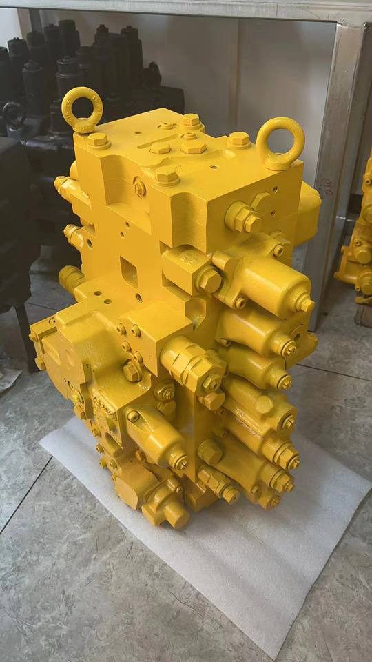 KOMATSU 723-48-26701 - Hydraulický ventil pro Rýpadlo: obrázek 3 KOMATSU 723-48-26701 - Hydraulický ventil pro Rýpadlo: obrázek 3