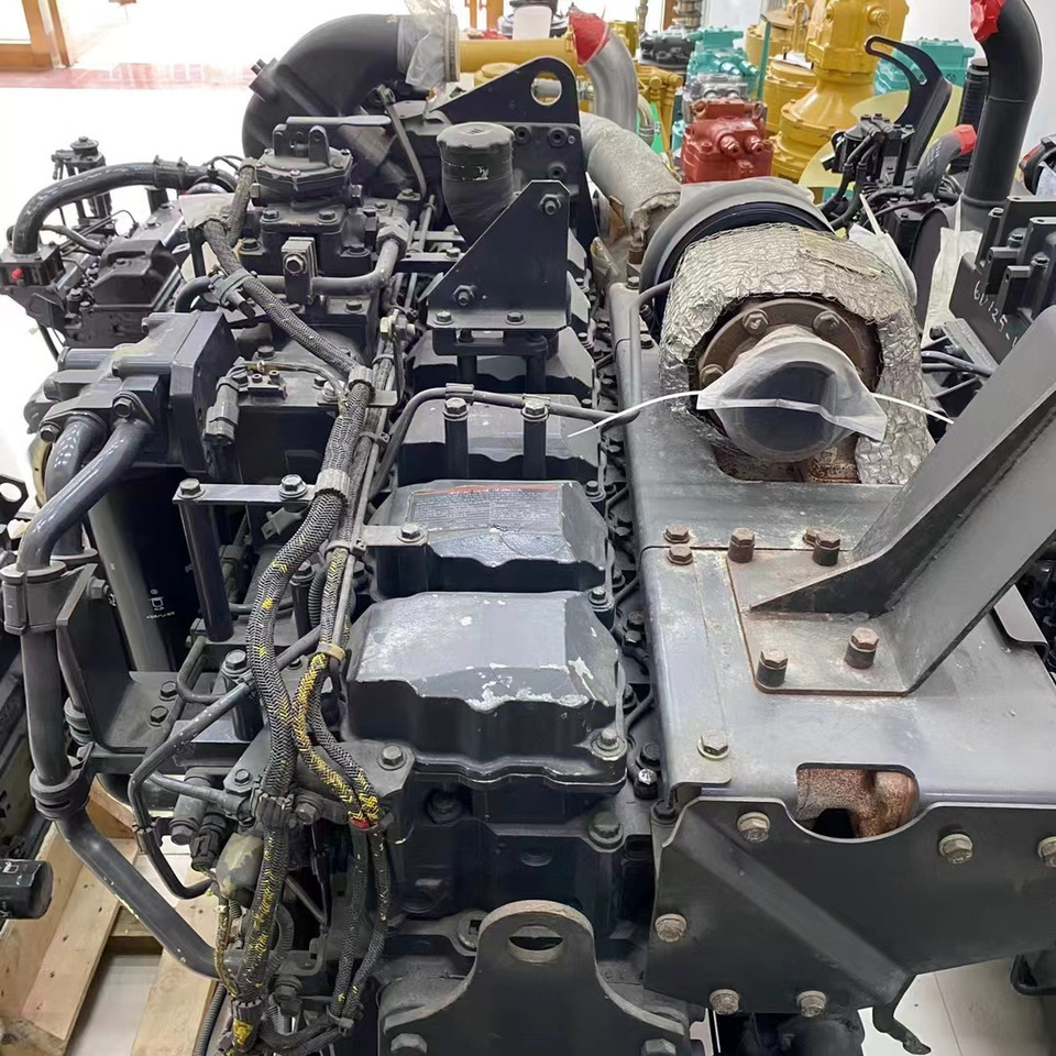 KOMATSU SAA6D125E-5 - Motor pro Rýpadlo: obrázek 4 KOMATSU SAA6D125E-5 - Motor pro Rýpadlo: obrázek 4