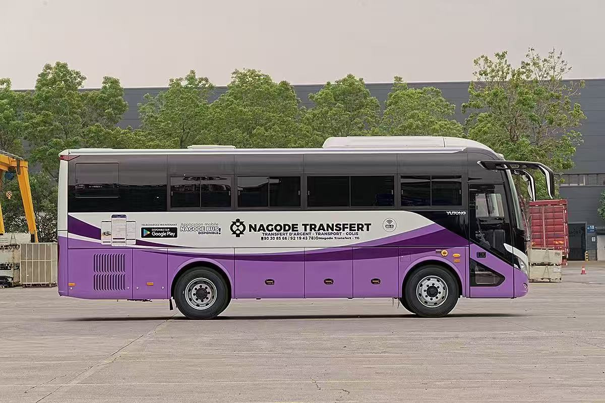 YUTONG 49+1+1 - Městský autobus: obrázek 3 YUTONG 49+1+1 - Městský autobus: obrázek 3