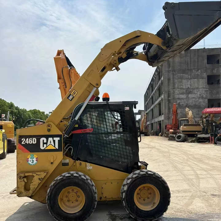 90% New Front Loader Tractor CAT 246D Skid Steer Loader / Used Cat 226B 246C 246d Mini Skid Steer Loader in Stock - Smykový nakladač: obrázek 1 90% New Front Loader Tractor CAT 246D Skid Steer Loader / Used Cat 226B 246C 246d Mini Skid Steer Loader in Stock - Smykový nakladač: obrázek 1