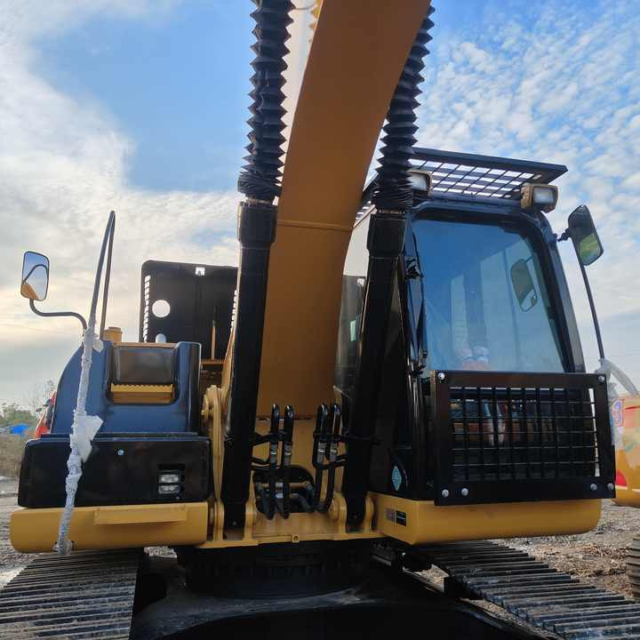 95% New Well Maintained Low Working Hours Used Excavator CAT320D CAT320d Used Excavator for Sale at the Lowest Price - Pásové rýpadlo: obrázek 4 95% New Well Maintained Low Working Hours Used Excavator CAT320D CAT320d Used Excavator for Sale at the Lowest Price - Pásové rýpadlo: obrázek 4