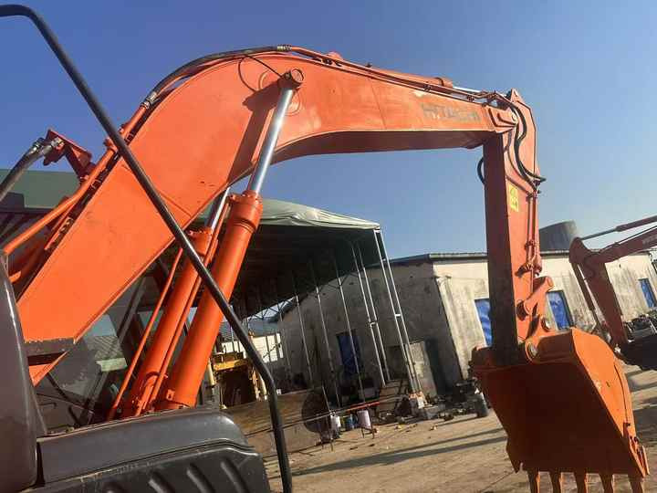 Affordable Hitachi ZX210-5G Used Construction Machinery | Well-Maintained, No Overhauls - Pásové rýpadlo: obrázek 4 Affordable Hitachi ZX210-5G Used Construction Machinery | Well-Maintained, No Overhauls - Pásové rýpadlo: obrázek 4