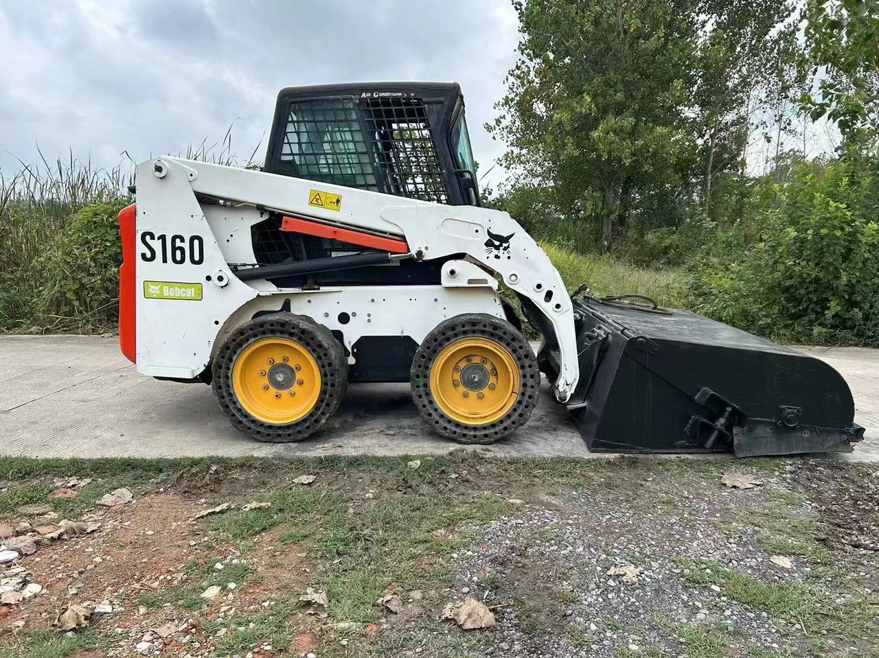 BOBCAT Second-hand Excellent Skidsteer Bobcat S160 - Smykový nakladač: obrázek 2 BOBCAT Second-hand Excellent Skidsteer Bobcat S160 - Smykový nakladač: obrázek 2