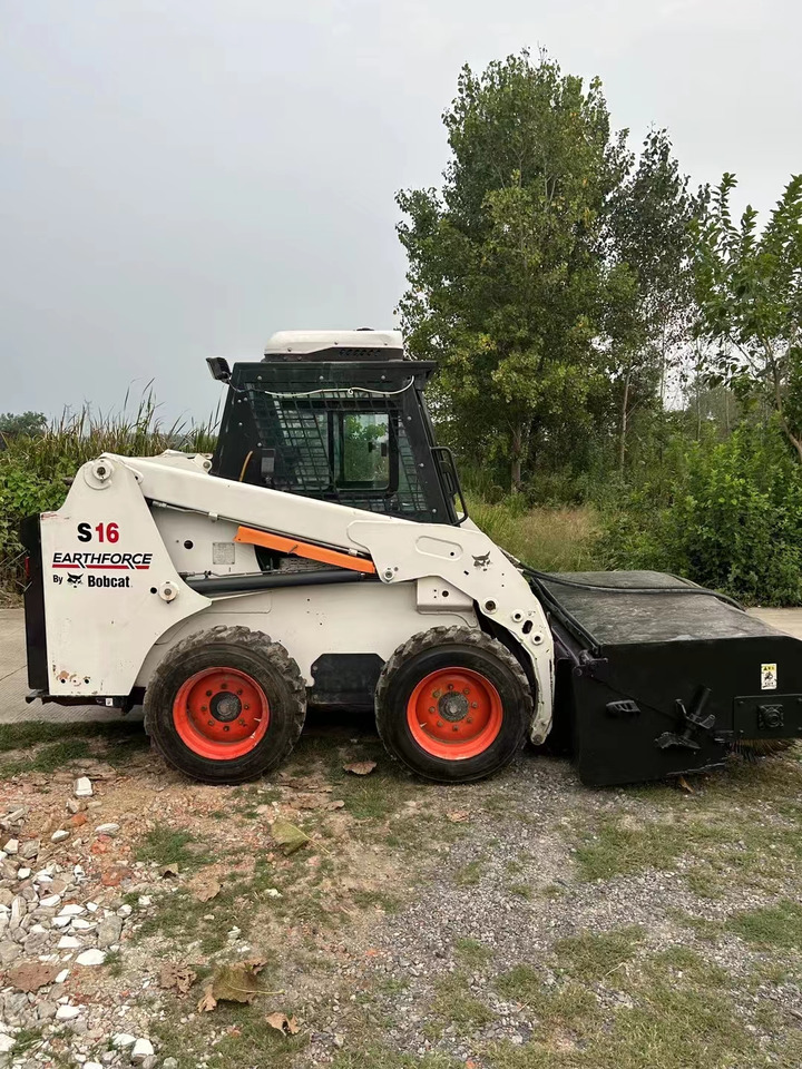 BOBCAT used skidsteer wheel Bobcat S18 High Quality - Smykový nakladač: obrázek 1 BOBCAT used skidsteer wheel Bobcat S18 High Quality - Smykový nakladač: obrázek 1