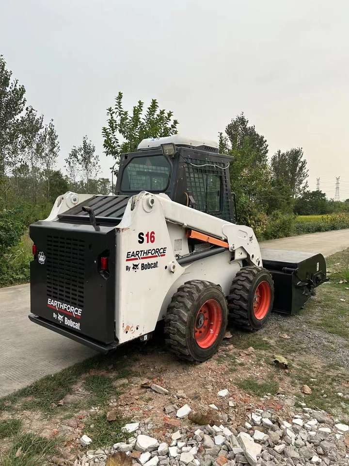 BOBCAT used skidsteer wheel Bobcat S18 High Quality - Smykový nakladač: obrázek 3 BOBCAT used skidsteer wheel Bobcat S18 High Quality - Smykový nakladač: obrázek 3