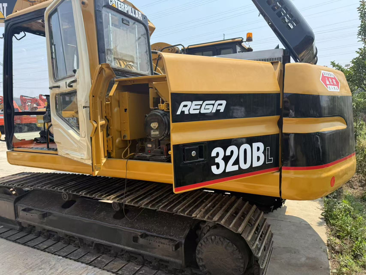 CATERPILLAR CRAWLER EXCAVATOR CAT 320B in Low Price for Hot Sale - Pásové rýpadlo: obrázek 1 CATERPILLAR CRAWLER EXCAVATOR CAT 320B in Low Price for Hot Sale - Pásové rýpadlo: obrázek 1
