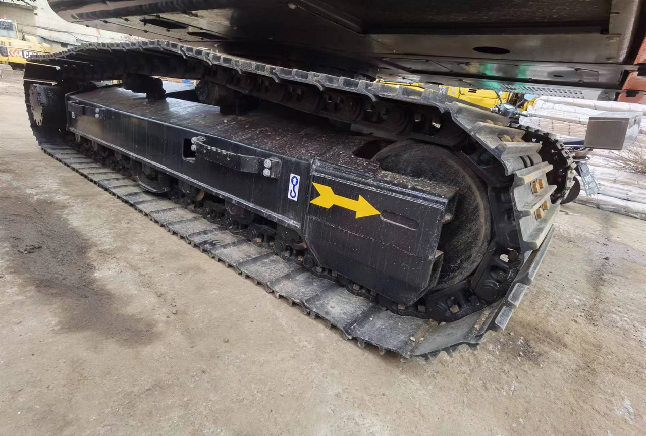 CRAWLER EXCAVATOR Used Hitachi ZX200-3G Excavator for Sale - Low Hours, Full Documentation - Pásové rýpadlo: obrázek 3 CRAWLER EXCAVATOR Used Hitachi ZX200-3G Excavator for Sale - Low Hours, Full Documentation - Pásové rýpadlo: obrázek 3