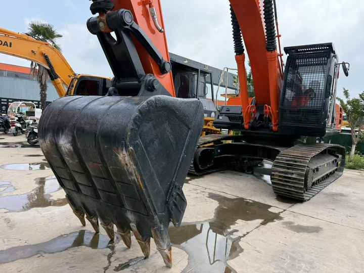 Certified Hitachi ZX350 Excavator | Low Hours, Full Service History | Global Shipping - Pásové rýpadlo: obrázek 4 Certified Hitachi ZX350 Excavator | Low Hours, Full Service History | Global Shipping - Pásové rýpadlo: obrázek 4