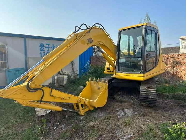 Cheap Used Komatsu PC60-7 Crawler Excavator with High Efficiency Used Heavy Machinery Komatsu P60-7 Digger Cheap for Sale - Pásové rýpadlo: obrázek 4 Cheap Used Komatsu PC60-7 Crawler Excavator with High Efficiency Used Heavy Machinery Komatsu P60-7 Digger Cheap for Sale - Pásové rýpadlo: obrázek 4