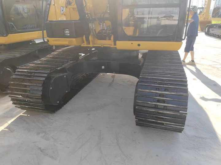 Good Condition Used Excavator Machine Caterpillar 315D Crawler CAT 15ton Used Excavator for Sale CAT 315 Excavators - Pásové rýpadlo: obrázek 3 Good Condition Used Excavator Machine Caterpillar 315D Crawler CAT 15ton Used Excavator for Sale CAT 315 Excavators - Pásové rýpadlo: obrázek 3