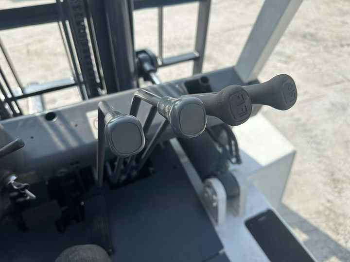 High Quality TCM 7 Ton with Hydraulic Distance Adjustment Used Forklift in Stock Used tcm Forklift 7 Ton Used tcm Fd70 Forklift - Vysokozdvižný vozík: obrázek 4 High Quality TCM 7 Ton with Hydraulic Distance Adjustment Used Forklift in Stock Used tcm Forklift 7 Ton Used tcm Fd70 Forklift - Vysokozdvižný vozík: obrázek 4