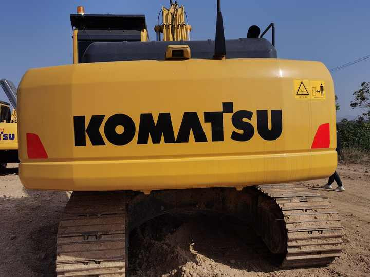 Komatsu PC 200 - Pásové rýpadlo: obrázek 4 Komatsu PC 200 - Pásové rýpadlo: obrázek 4