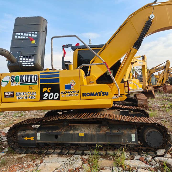 Komatsu PC 200 - Pásové rýpadlo: obrázek 1 Komatsu PC 200 - Pásové rýpadlo: obrázek 1