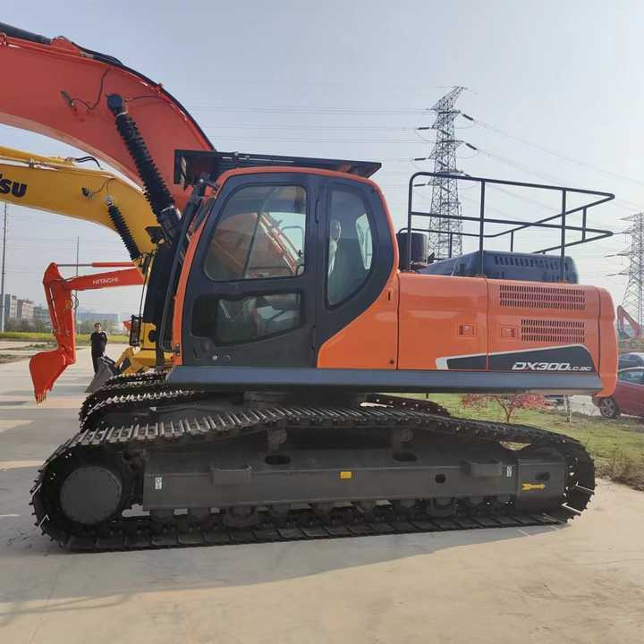 Korea Made Doosan Digger Dx300lc Doosan Used Machinery Excavator , Doosan Dx220 Dx300 Dx200 - Rýpadlo: obrázek 1 Korea Made Doosan Digger Dx300lc Doosan Used Machinery Excavator , Doosan Dx220 Dx300 Dx200 - Rýpadlo: obrázek 1