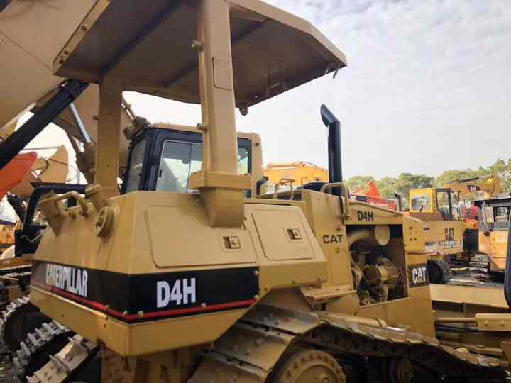 Nice Condition D4h Cat Bulldozer CAT Used Dozer for Sale - Buldozer: obrázek 4 Nice Condition D4h Cat Bulldozer CAT Used Dozer for Sale - Buldozer: obrázek 4