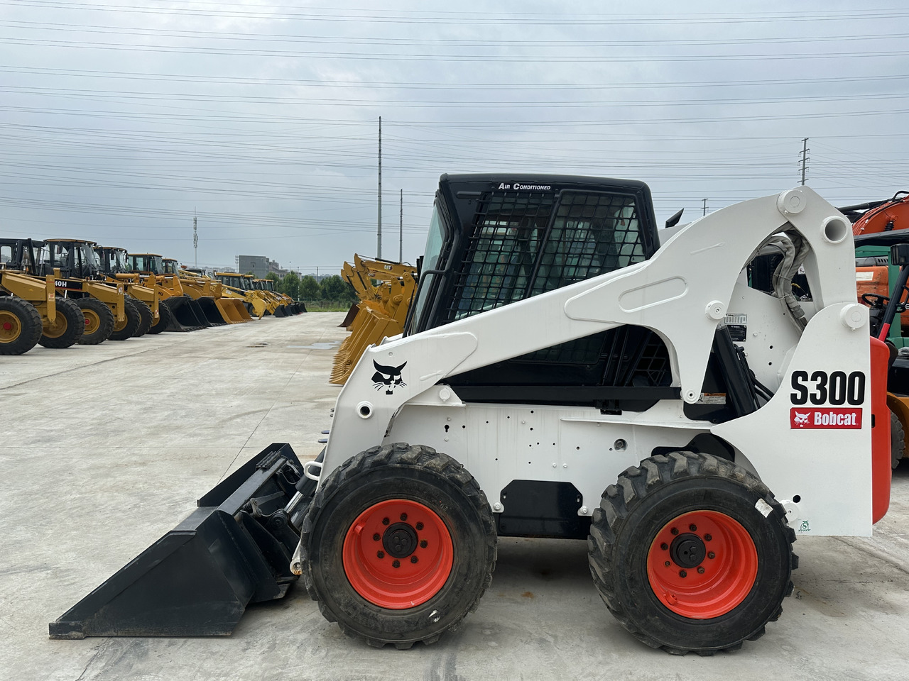 Second hand Hot sale skid-steers Bobcat S300 - Smykový nakladač: obrázek 5 Second hand Hot sale skid-steers Bobcat S300 - Smykový nakladač: obrázek 5