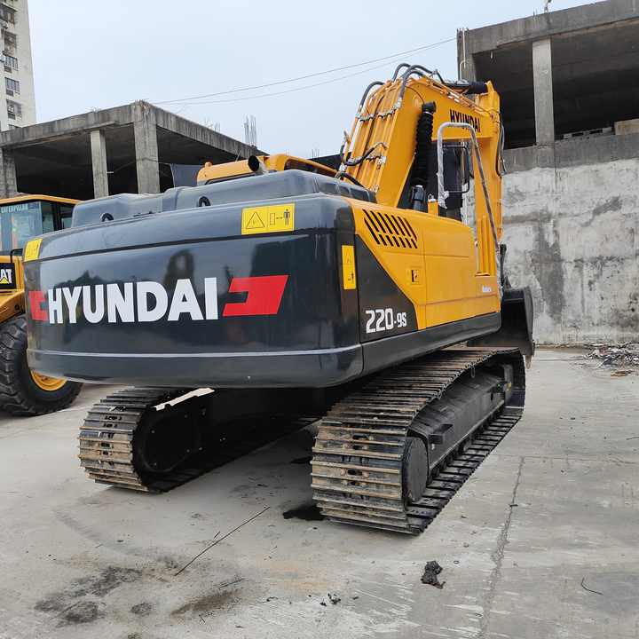 South Korea Low Price Hyundai 220lc-9s Excavator Hyundai 22ton Excavator Hot Sale - Pásové rýpadlo: obrázek 3 South Korea Low Price Hyundai 220lc-9s Excavator Hyundai 22ton Excavator Hot Sale - Pásové rýpadlo: obrázek 3