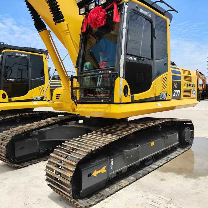 USED komatsu Pc200-8 Excavator with Good Condition for Sale - Rýpadlo: obrázek 3 USED komatsu Pc200-8 Excavator with Good Condition for Sale - Rýpadlo: obrázek 3