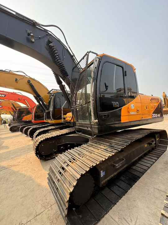 Used 22 Ton Korea Brand Hyundai 220LC-9S Used Excavator for Sale Hyundai 210 215 220 305 Excavators for Sale in China - Rýpadlo: obrázek 3 Used 22 Ton Korea Brand Hyundai 220LC-9S Used Excavator for Sale Hyundai 210 215 220 305 Excavators for Sale in China - Rýpadlo: obrázek 3