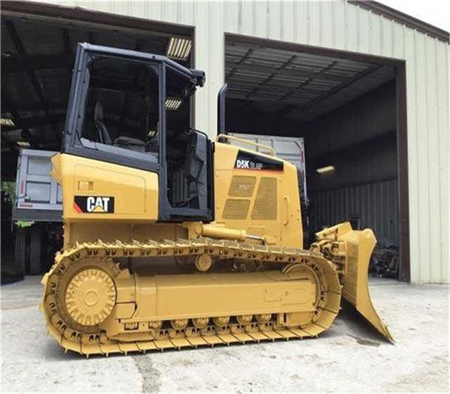 Used Cat D5k D5g D5 D5m D5h Crawler Bulldozer , CAT Bulldozer with Ripper , Original Cat Bulldozers - Buldozer: obrázek 1 Used Cat D5k D5g D5 D5m D5h Crawler Bulldozer , CAT Bulldozer with Ripper , Original Cat Bulldozers - Buldozer: obrázek 1