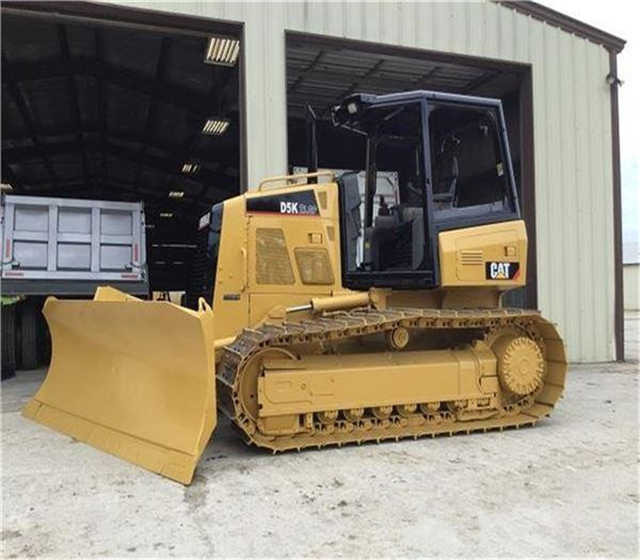 Used Cat D5k D5g D5 D5m D5h Crawler Bulldozer , CAT Bulldozer with Ripper , Original Cat Bulldozers - Buldozer: obrázek 5 Used Cat D5k D5g D5 D5m D5h Crawler Bulldozer , CAT Bulldozer with Ripper , Original Cat Bulldozers - Buldozer: obrázek 5