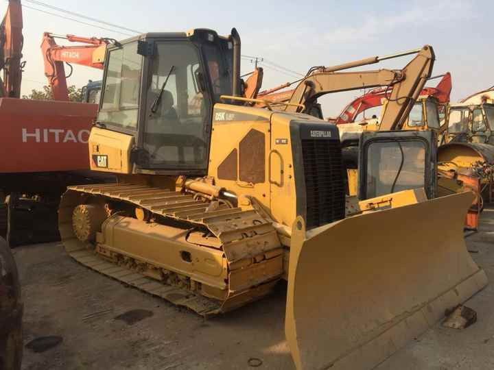 Used Cat Mini Bulldozer D5k D5 D5g Cat Dozers - Buldozer: obrázek 5 Used Cat Mini Bulldozer D5k D5 D5g Cat Dozers - Buldozer: obrázek 5