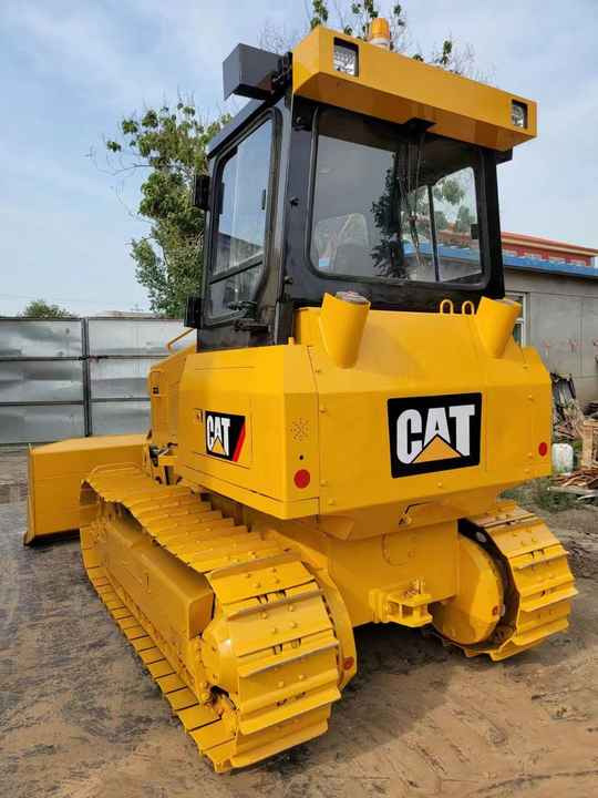 Used Caterpillar Bulldozer Used CatD5K Bulldozer Very Good Condition for Sale - Buldozer: obrázek 2 Used Caterpillar Bulldozer Used CatD5K Bulldozer Very Good Condition for Sale - Buldozer: obrázek 2