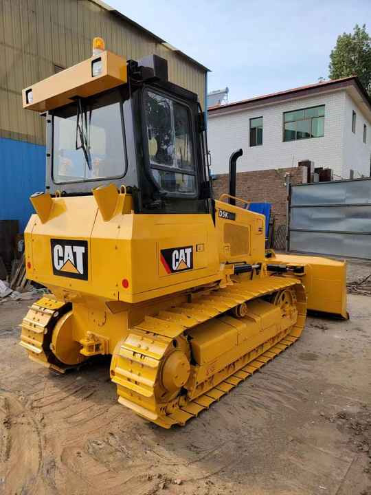 Used Caterpillar Bulldozer Used CatD5K Bulldozer Very Good Condition for Sale - Buldozer: obrázek 4 Used Caterpillar Bulldozer Used CatD5K Bulldozer Very Good Condition for Sale - Buldozer: obrázek 4