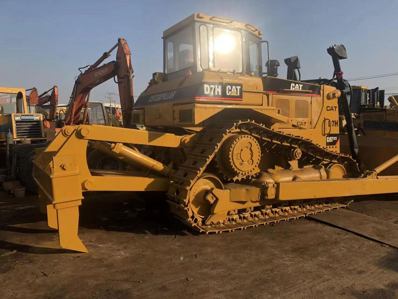 Used Caterpillar Cat D7H Dozer, Second Hand Cat D7H Bulldozer With Stong Blade - Buldozer: obrázek 4 Used Caterpillar Cat D7H Dozer, Second Hand Cat D7H Bulldozer With Stong Blade - Buldozer: obrázek 4