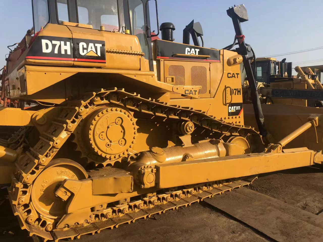 Used Caterpillar Cat D7H Dozer, Second Hand Cat D7H Bulldozer With Stong Blade - Buldozer: obrázek 3 Used Caterpillar Cat D7H Dozer, Second Hand Cat D7H Bulldozer With Stong Blade - Buldozer: obrázek 3