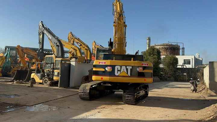Used Digger CAT 325BL Construction Machinery Construction Digger Used CAT 325BL Cheap Excavator - Pásové rýpadlo: obrázek 2 Used Digger CAT 325BL Construction Machinery Construction Digger Used CAT 325BL Cheap Excavator - Pásové rýpadlo: obrázek 2