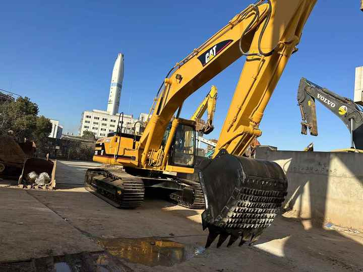 Used Digger CAT 325BL Construction Machinery Construction Digger Used CAT 325BL Cheap Excavator - Pásové rýpadlo: obrázek 5 Used Digger CAT 325BL Construction Machinery Construction Digger Used CAT 325BL Cheap Excavator - Pásové rýpadlo: obrázek 5