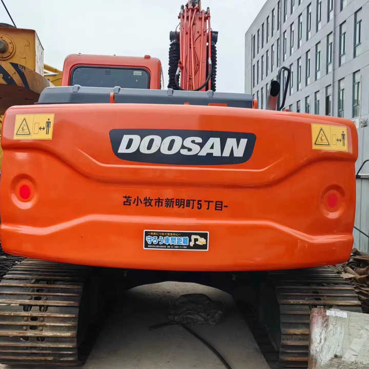Used Digger DOOSAN DX140 Construction Machinery Construction Digger Used DOOSAN DX140 Cheap Excavator - Pásové rýpadlo: obrázek 1 Used Digger DOOSAN DX140 Construction Machinery Construction Digger Used DOOSAN DX140 Cheap Excavator - Pásové rýpadlo: obrázek 1