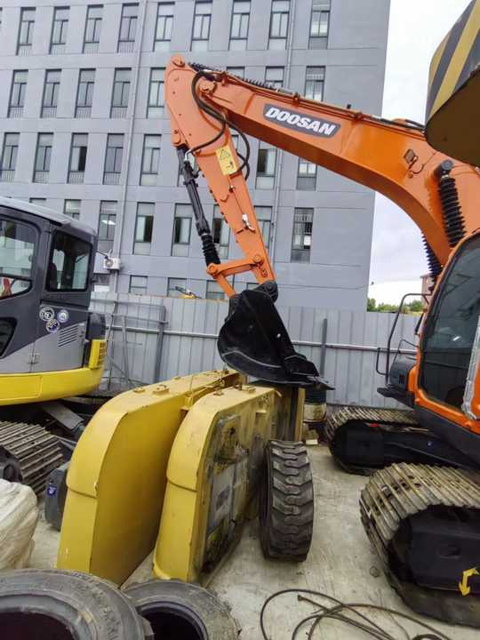 Used Digger DOOSAN DX140 Construction Machinery Construction Digger Used DOOSAN DX140 Cheap Excavator - Pásové rýpadlo: obrázek 5 Used Digger DOOSAN DX140 Construction Machinery Construction Digger Used DOOSAN DX140 Cheap Excavator - Pásové rýpadlo: obrázek 5