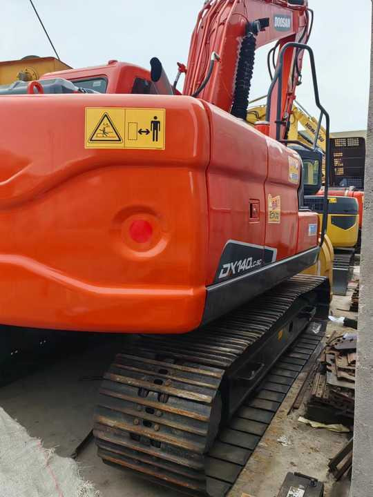 Used Digger DOOSAN DX140 Construction Machinery Construction Digger Used DOOSAN DX140 Cheap Excavator - Pásové rýpadlo: obrázek 3 Used Digger DOOSAN DX140 Construction Machinery Construction Digger Used DOOSAN DX140 Cheap Excavator - Pásové rýpadlo: obrázek 3