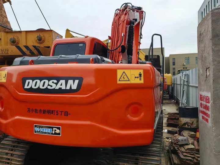Used Digger DOOSAN DX140 Construction Machinery Construction Digger Used DOOSAN DX140 Cheap Excavator - Pásové rýpadlo: obrázek 2 Used Digger DOOSAN DX140 Construction Machinery Construction Digger Used DOOSAN DX140 Cheap Excavator - Pásové rýpadlo: obrázek 2
