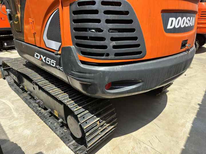 Used Digger DOOSAN DX55 Construction Machinery Construction Digger Used DOOSAN DX55 Cheap Excavator - Pásové rýpadlo: obrázek 2 Used Digger DOOSAN DX55 Construction Machinery Construction Digger Used DOOSAN DX55 Cheap Excavator - Pásové rýpadlo: obrázek 2