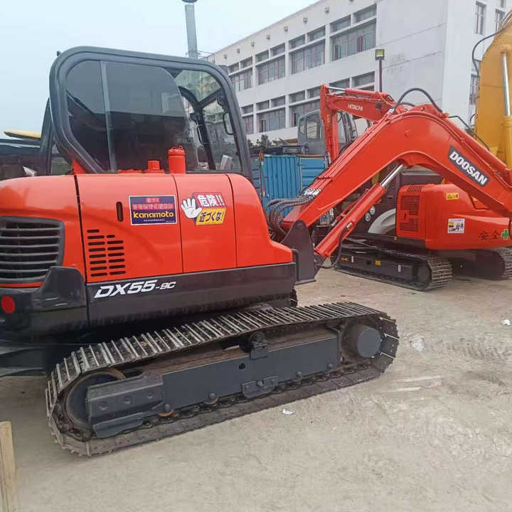 Used Digger DOOSAN DX55 Construction Machinery Construction Digger Used DOOSAN DX55 Cheap Excavator - Pásové rýpadlo: obrázek 1 Used Digger DOOSAN DX55 Construction Machinery Construction Digger Used DOOSAN DX55 Cheap Excavator - Pásové rýpadlo: obrázek 1