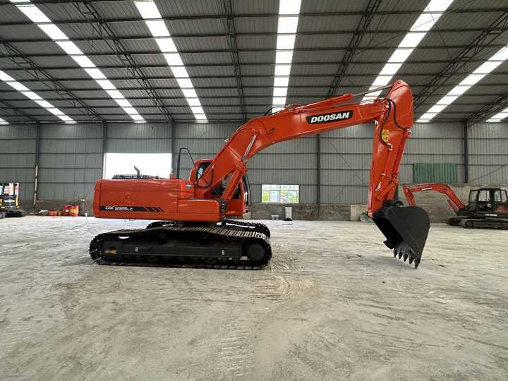 Used Digger Doosan DX225LC-9T Construction Machinery Construction Digger Used Doosan DX225LC-9T Cheap Excavator - Pásové rýpadlo: obrázek 4 Used Digger Doosan DX225LC-9T Construction Machinery Construction Digger Used Doosan DX225LC-9T Cheap Excavator - Pásové rýpadlo: obrázek 4