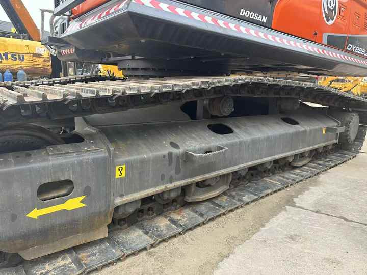 Used Digger Doosan DX225LC-9T Construction Machinery Construction Digger Used Doosan DX225LC-9T Cheap Excavator - Pásové rýpadlo: obrázek 4 Used Digger Doosan DX225LC-9T Construction Machinery Construction Digger Used Doosan DX225LC-9T Cheap Excavator - Pásové rýpadlo: obrázek 4
