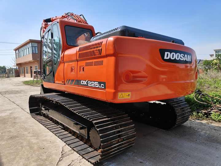 Used Doosan DX225LC Excavator | Low Hours | Heavy Duty | Global Shipping | Well-Maintained - Rýpadlo: obrázek 2 Used Doosan DX225LC Excavator | Low Hours | Heavy Duty | Global Shipping | Well-Maintained - Rýpadlo: obrázek 2