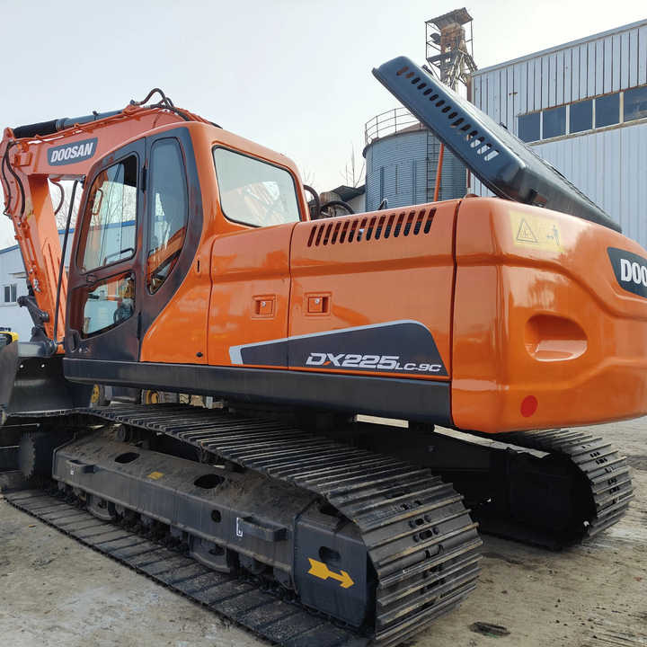Used Excavator Doosan DX225LC-9 Excavators Mini Equipment Earth Moving Machinery Doosan Digger Excavator for Sale - Pásové rýpadlo: obrázek 1 Used Excavator Doosan DX225LC-9 Excavators Mini Equipment Earth Moving Machinery Doosan Digger Excavator for Sale - Pásové rýpadlo: obrázek 1