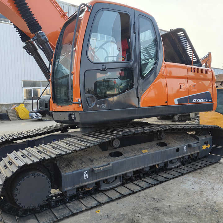 Used Excavator Doosan DX225LC-9 Excavators Mini Equipment Earth Moving Machinery Doosan Digger Excavator for Sale - Pásové rýpadlo: obrázek 2 Used Excavator Doosan DX225LC-9 Excavators Mini Equipment Earth Moving Machinery Doosan Digger Excavator for Sale - Pásové rýpadlo: obrázek 2