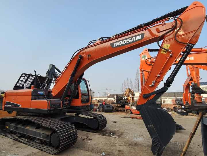 Used Excavator Doosan DX225LC-9 Excavators Mini Equipment Earth Moving Machinery Doosan Digger Excavator for Sale - Pásové rýpadlo: obrázek 4 Used Excavator Doosan DX225LC-9 Excavators Mini Equipment Earth Moving Machinery Doosan Digger Excavator for Sale - Pásové rýpadlo: obrázek 4