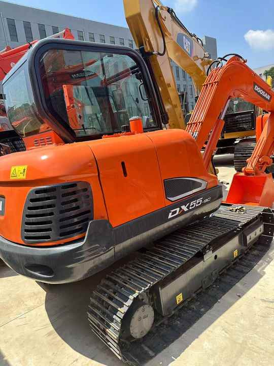 Used Excavator Doosan DX55 Excavators Mini Equipment Earth Moving Machinery Doosan Digger Excavator for Sale - Pásové rýpadlo: obrázek 3 Used Excavator Doosan DX55 Excavators Mini Equipment Earth Moving Machinery Doosan Digger Excavator for Sale - Pásové rýpadlo: obrázek 3