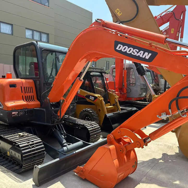 Used Excavator Doosan DX55 Excavators Mini Equipment Earth Moving Machinery Doosan Digger Excavator for Sale - Pásové rýpadlo: obrázek 1 Used Excavator Doosan DX55 Excavators Mini Equipment Earth Moving Machinery Doosan Digger Excavator for Sale - Pásové rýpadlo: obrázek 1