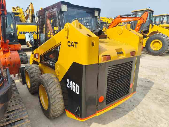 Used Front Loader Tractor CAT 246D Skid Steer Loader / Used Cat 226B 246C 246d Mini Skid Steer Loader in Stock - Smykový nakladač: obrázek 5 Used Front Loader Tractor CAT 246D Skid Steer Loader / Used Cat 226B 246C 246d Mini Skid Steer Loader in Stock - Smykový nakladač: obrázek 5