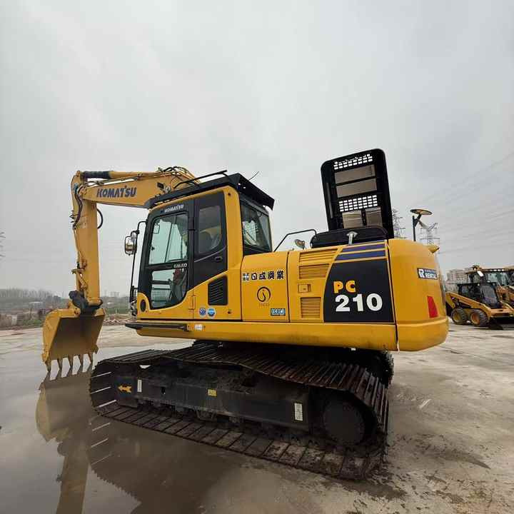 Used Good Quality Japan Original PC210-8 in Good Condition PC210-8 Komatsu - Pásové rýpadlo: obrázek 2 Used Good Quality Japan Original PC210-8 in Good Condition PC210-8 Komatsu - Pásové rýpadlo: obrázek 2